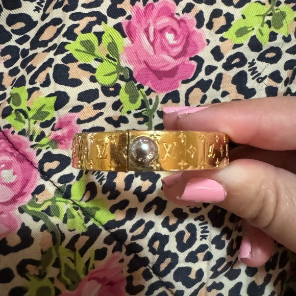 Louis Vuitton Nanogram Cuff - Picture 4 of 8